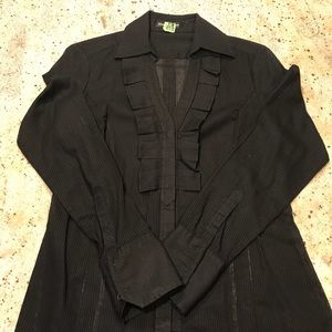 Express Essentials Long Sleeve Ruffle Shirt - MD